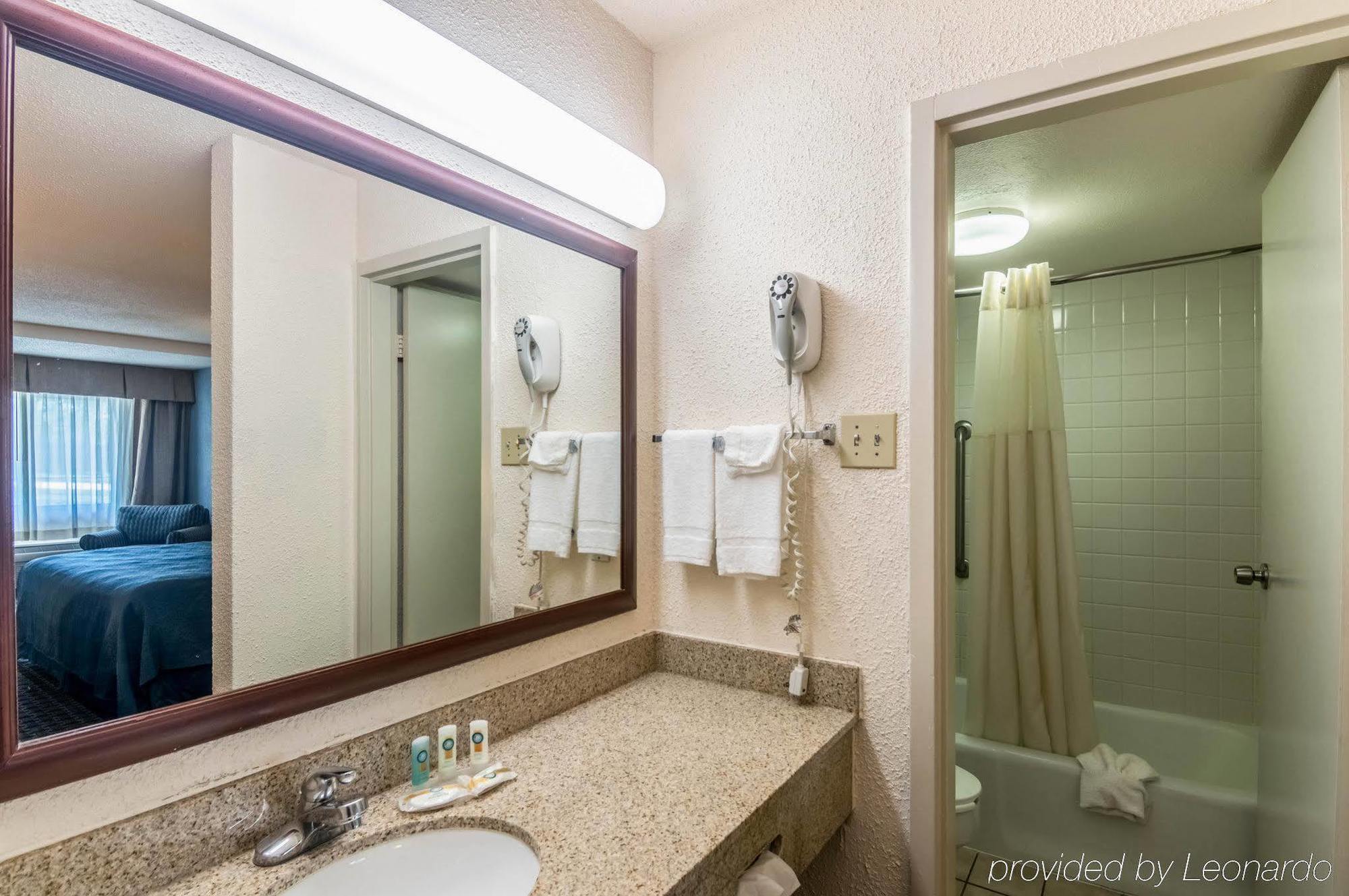 Texas Inn & Suites Дентон Екстер'єр фото