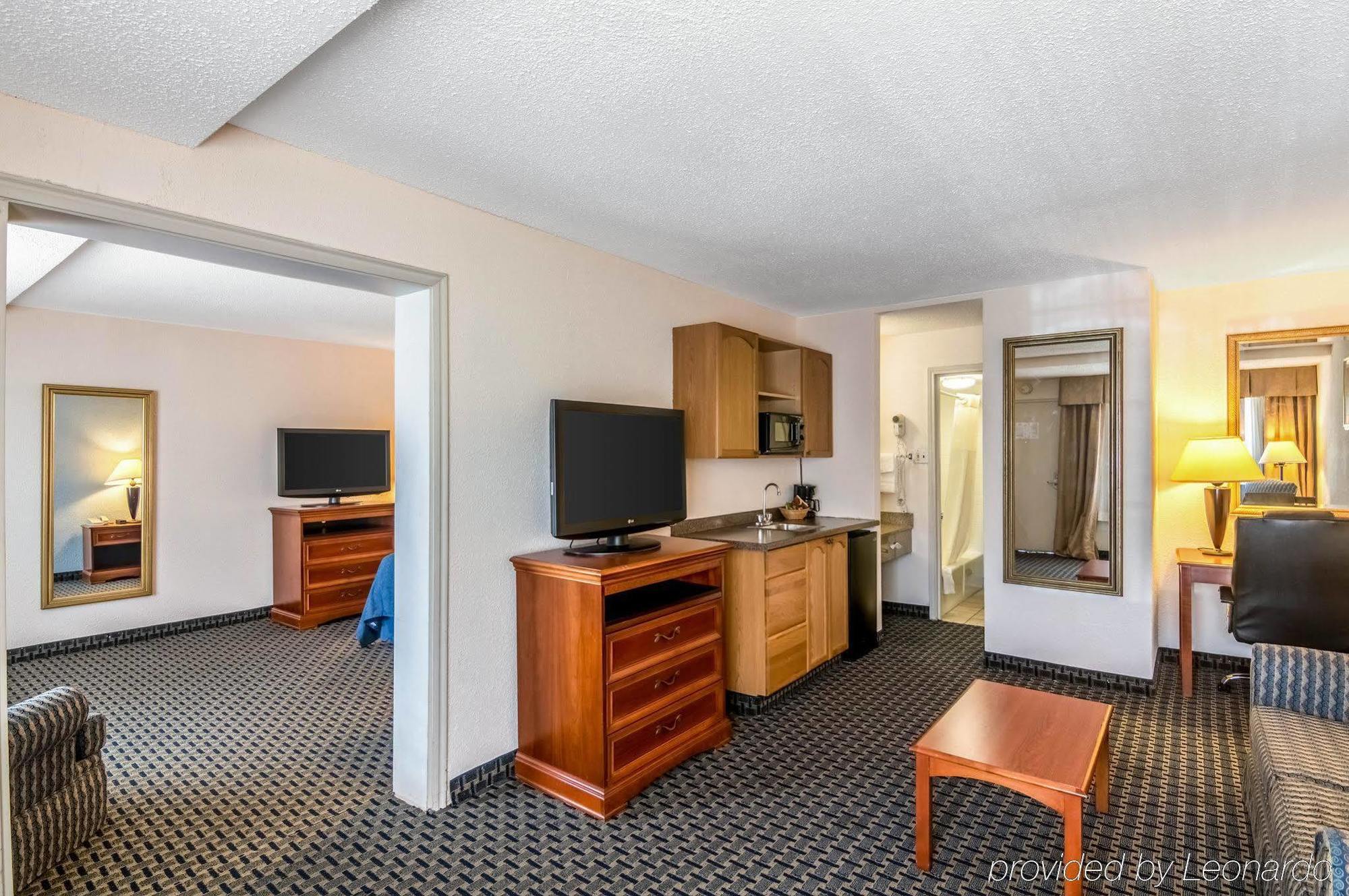 Texas Inn & Suites Дентон Екстер'єр фото