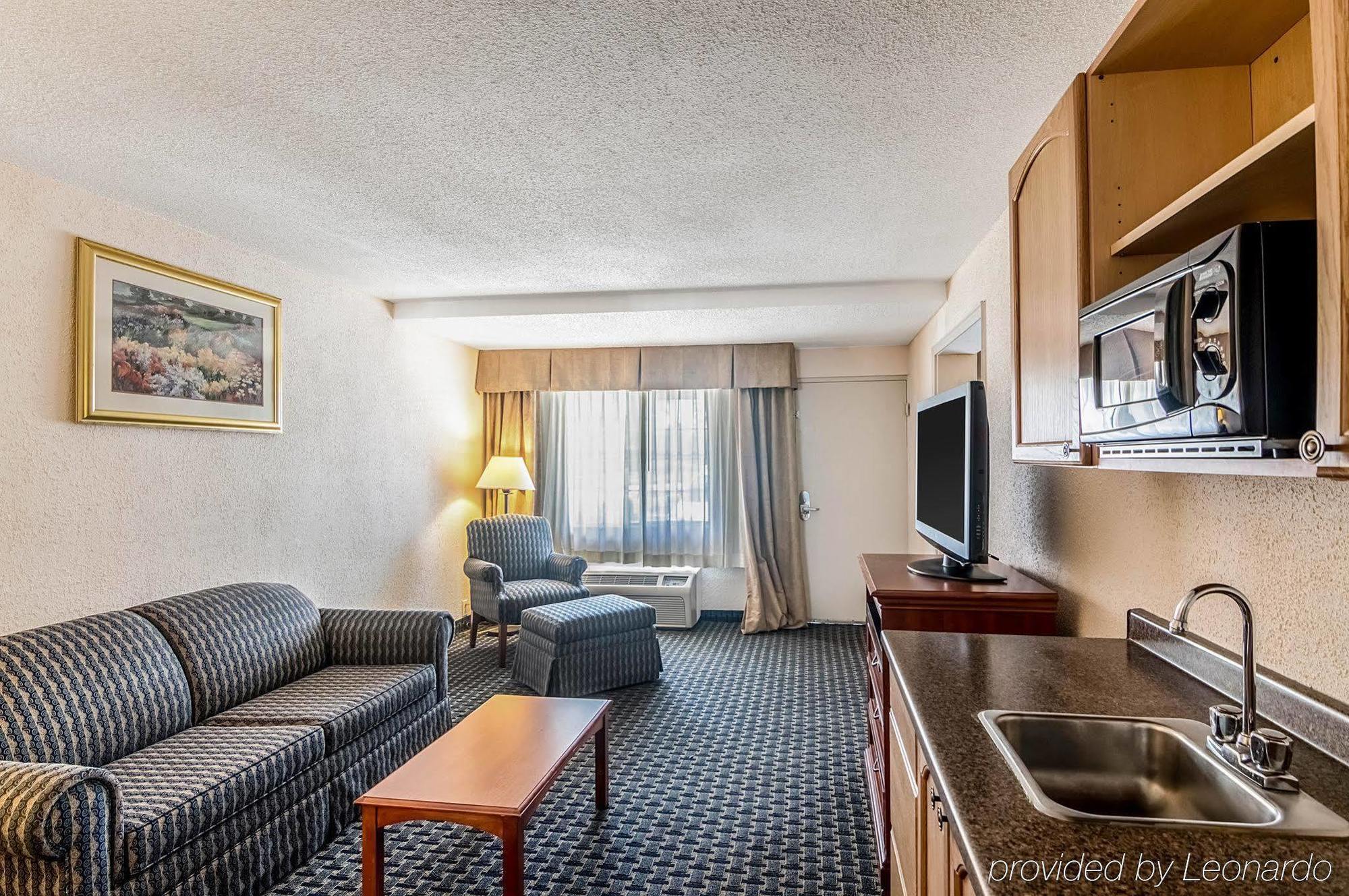 Texas Inn & Suites Дентон Екстер'єр фото