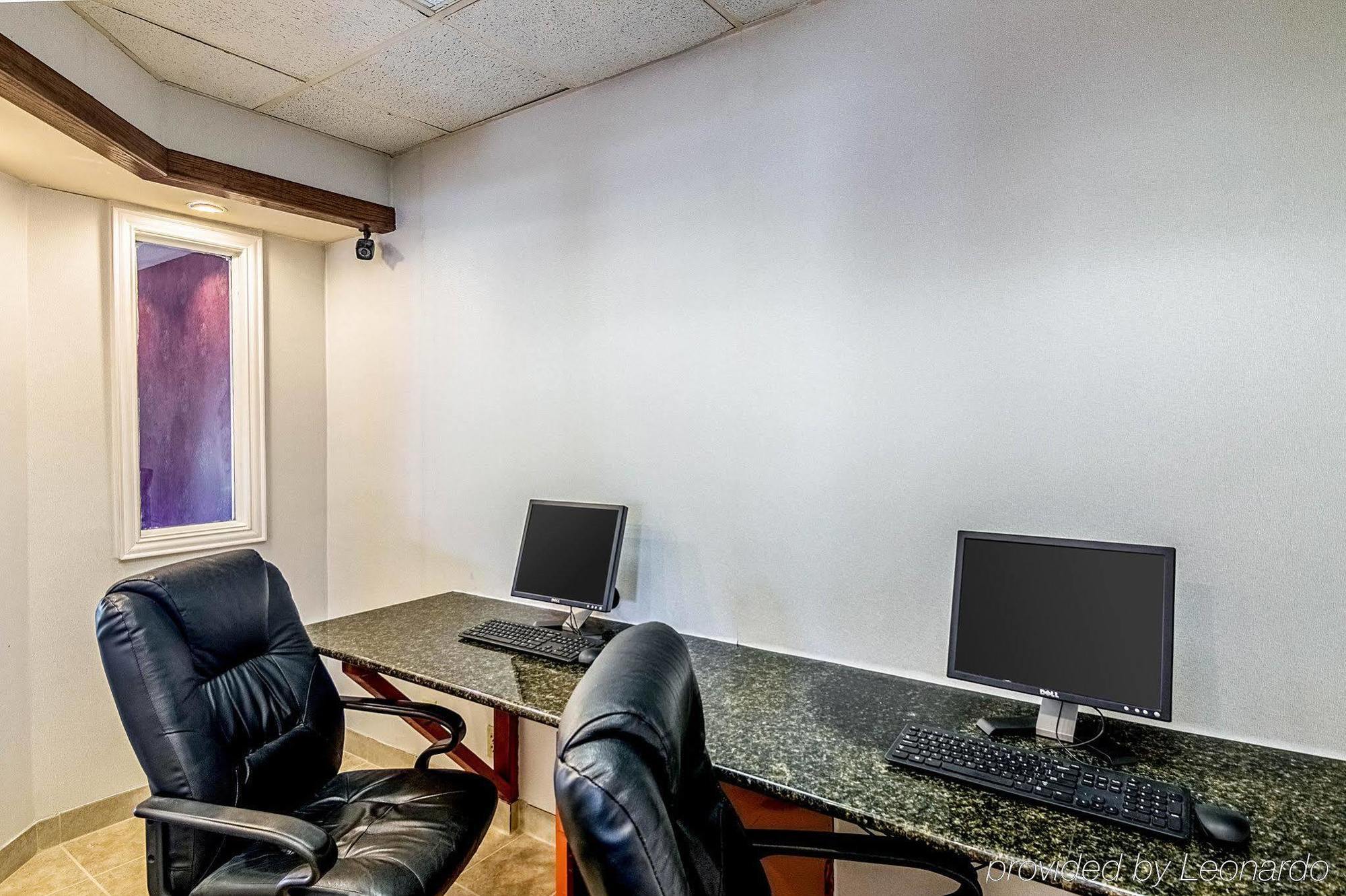 Texas Inn & Suites Дентон Екстер'єр фото