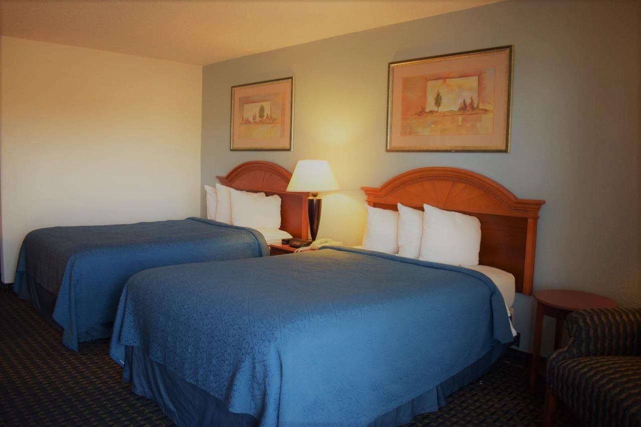 Texas Inn & Suites Дентон Екстер'єр фото